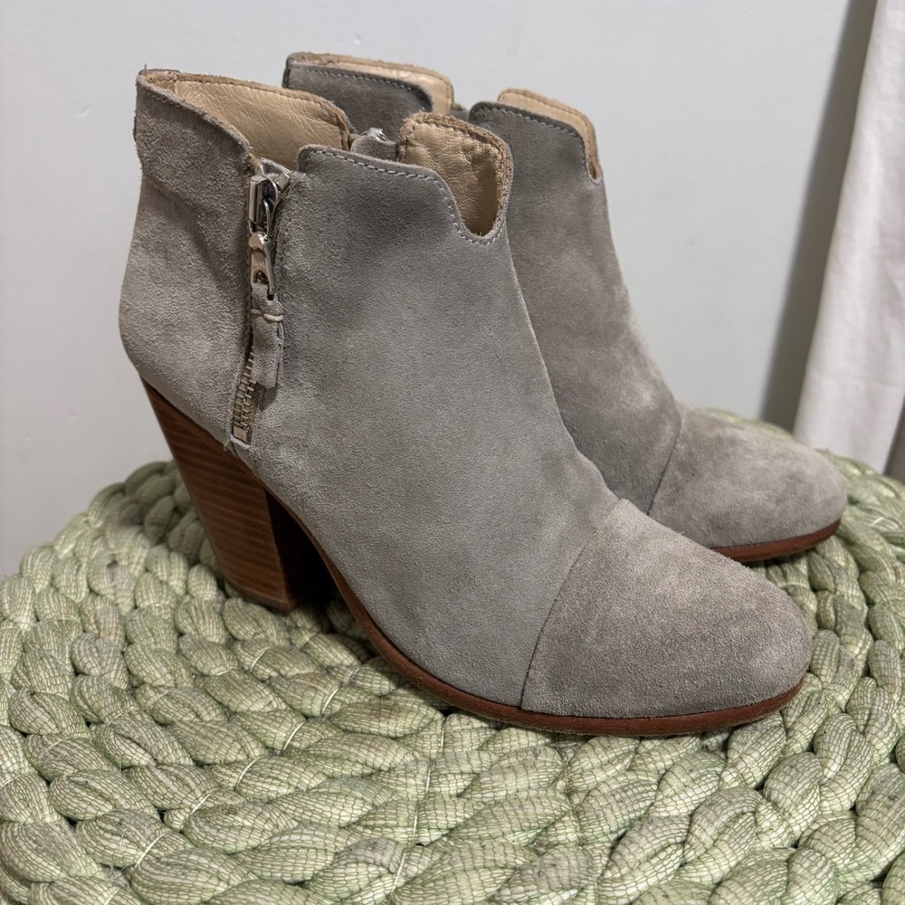 Rag & Bone Margot Stone Gray Suede Round Toe Block Heel Ankle Boots Size 8